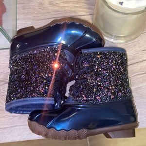 Slightly used snow boots for toddler girl.